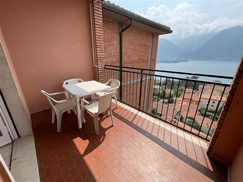 Iseolakerental - Casa Pluto Lovere Bagian luar foto