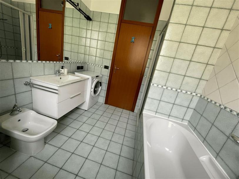 Iseolakerental - Casa Pluto Lovere Bagian luar foto